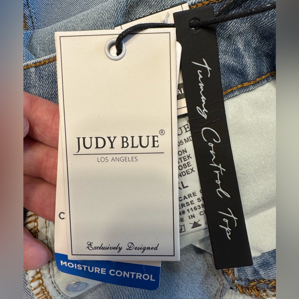 NWT, Judy Blue Medium Blue Jean Shorts, Size 1XL, High Waist, Moisture Control - Picture 5 of 14